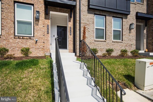 Building Photo - 9920 -B Sir Barton Wy