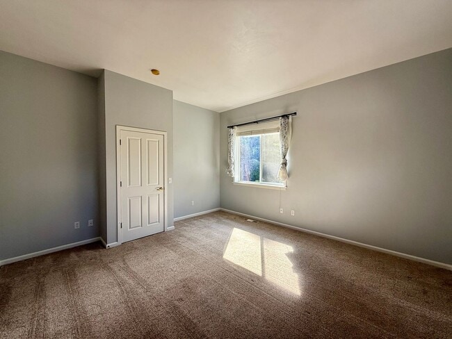 Building Photo - Single Level Cresent Meadows Home