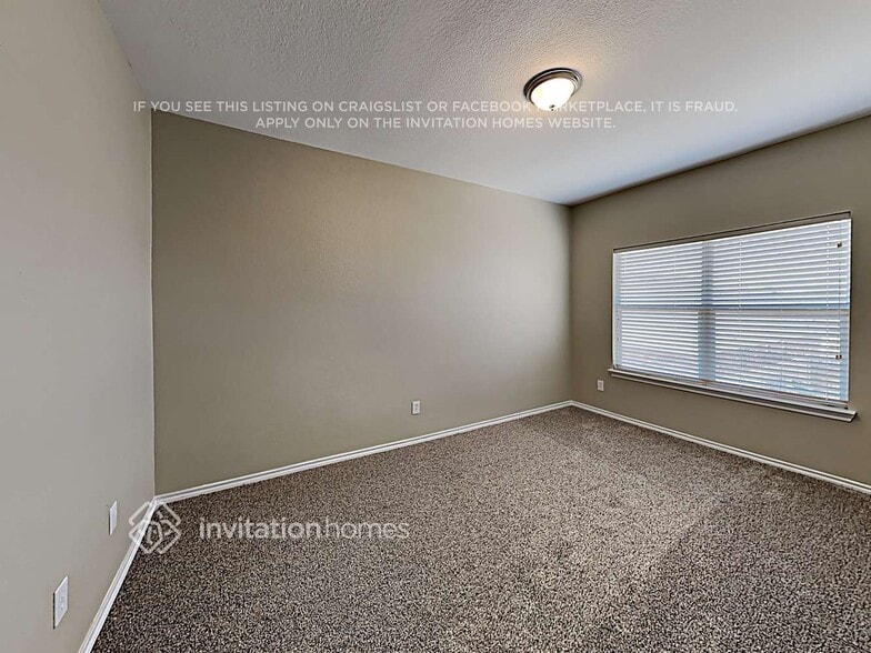 Building Photo - 2222 Whitney Dr