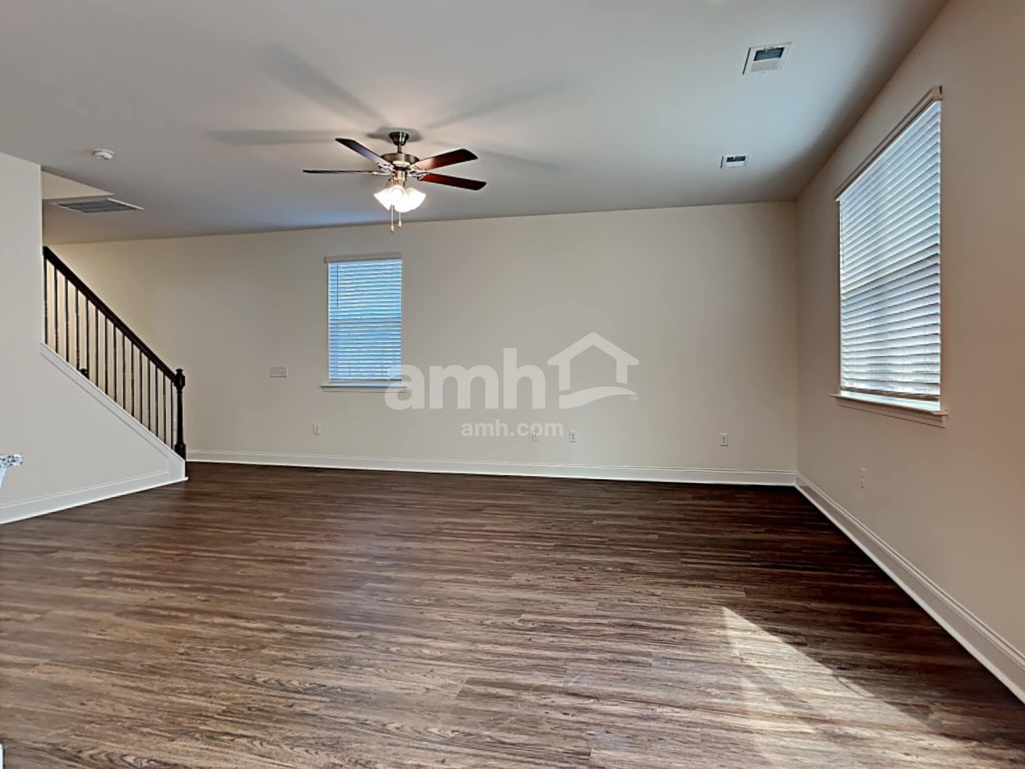 Building Photo - 126 Thatchet Dr