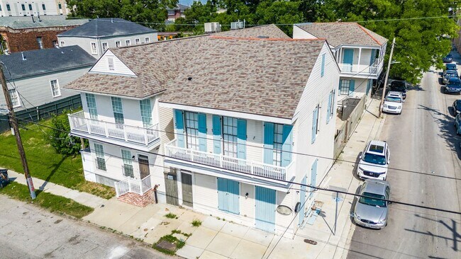 Building Photo - 1201 Baronne St
