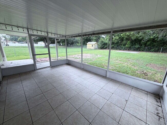 Building Photo - 4 Bedroom Home for Rent in Lakeland!