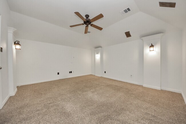 Building Photo - 17222 Red Oak Bend Dr