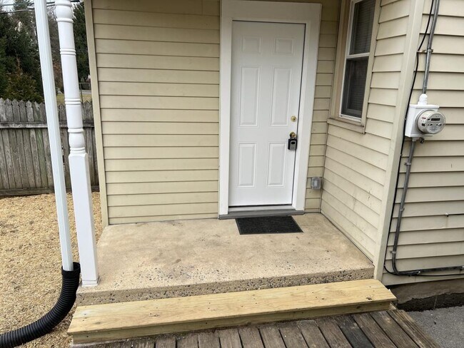 Building Photo - 9 W 2nd Ave