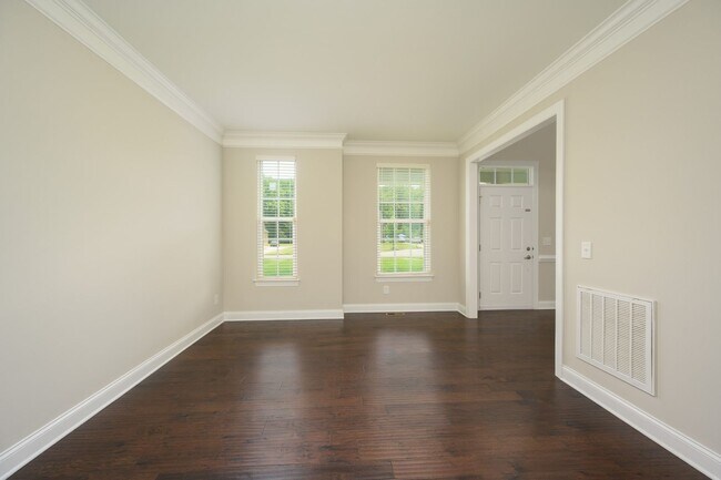 Building Photo - **RARE, EXECUTIVE HOME ON OVER HALF AN ACR...