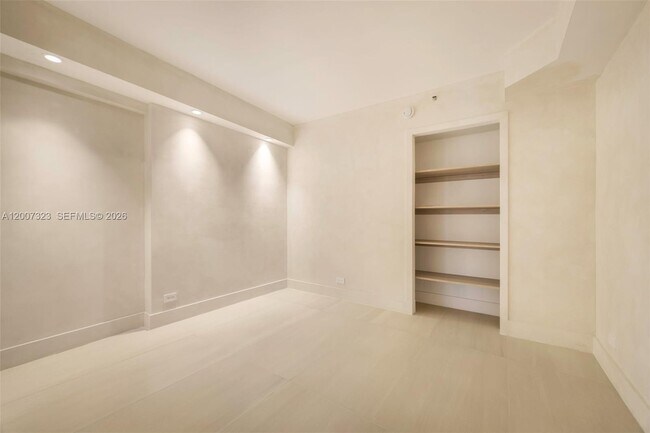 Building Photo - 2301 Collins Ave