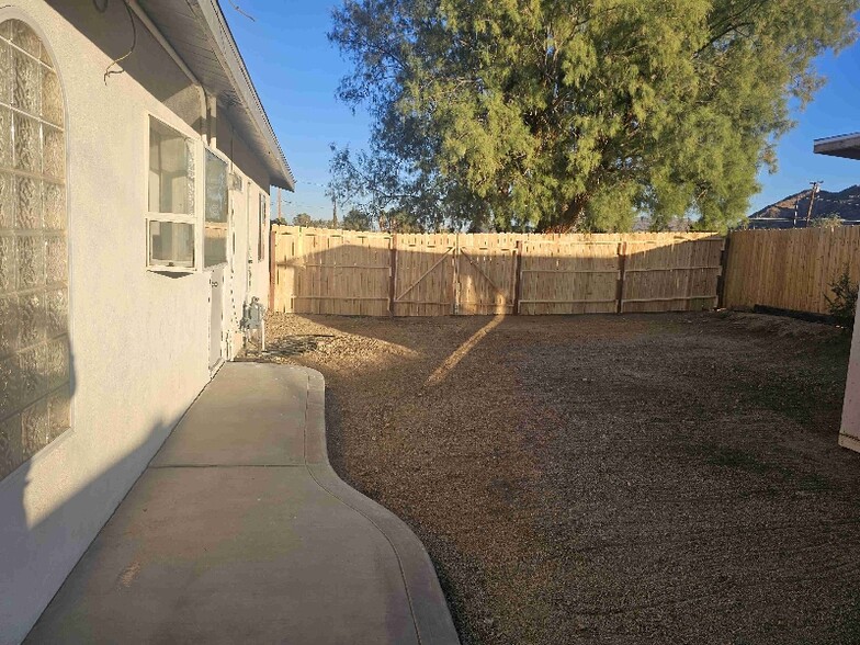 Building Photo - 72675 Sullivan Rd