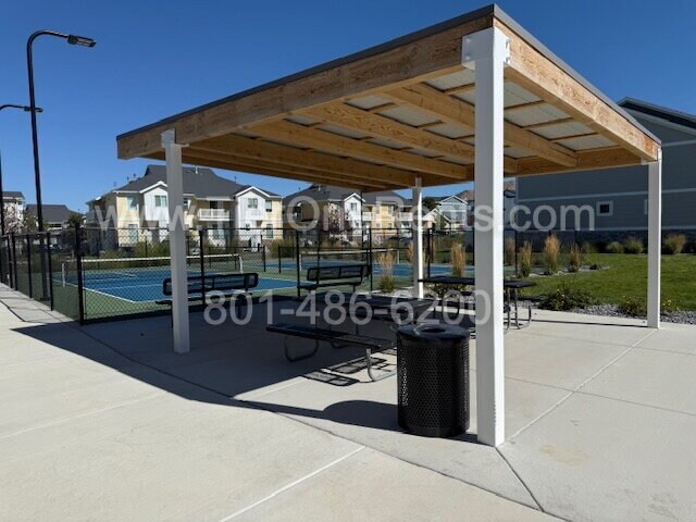 Building Photo - NO DEPOSIT option available for qualified renters!