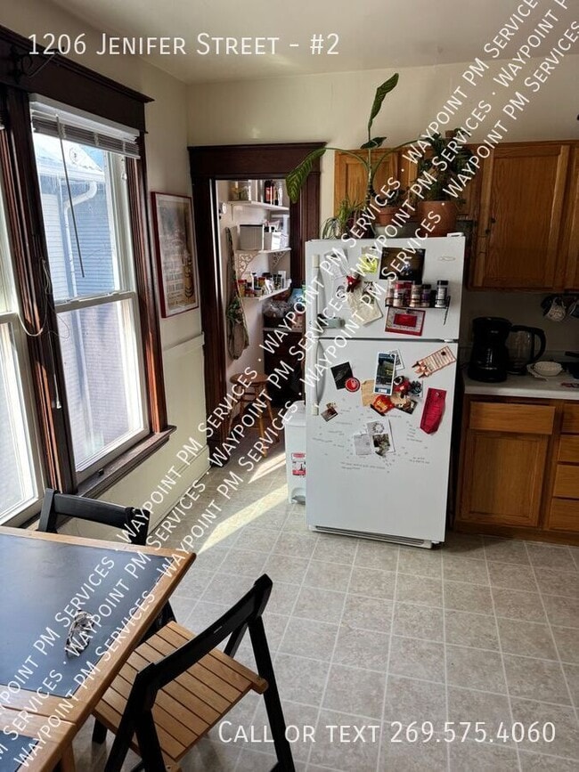 Building Photo - 1206 Jenifer St