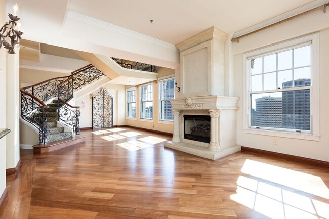 Building Photo - Top Penthouse at the historic El Cortez wi...