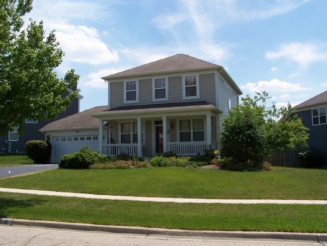 Building Photo - 211 Valley View Dr
