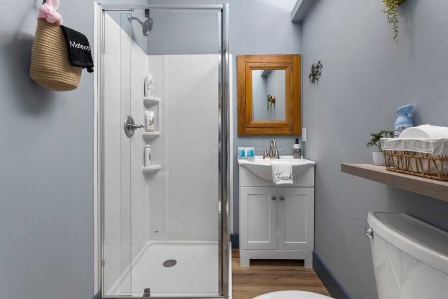 Building Photo - 304 Tide St