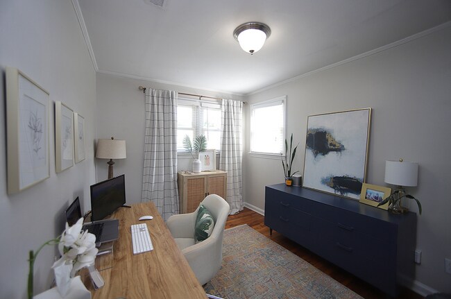 Building Photo - Two Bedroom Cottage - Five Points East, Raleigh, NC - Inside the Beltline!