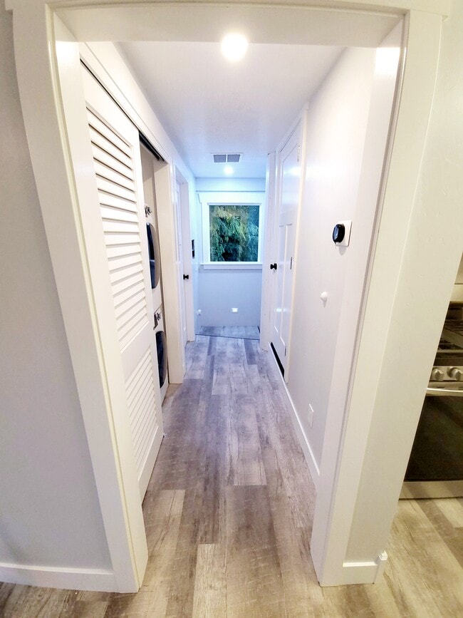 Building Photo - 699 N 600 E