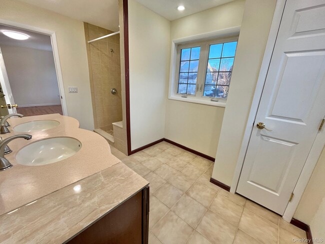 Building Photo - 51 Emmett Terrace