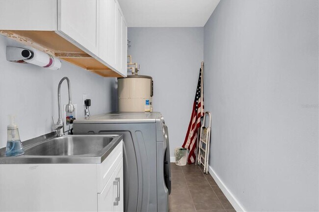 Building Photo - 104 24th St