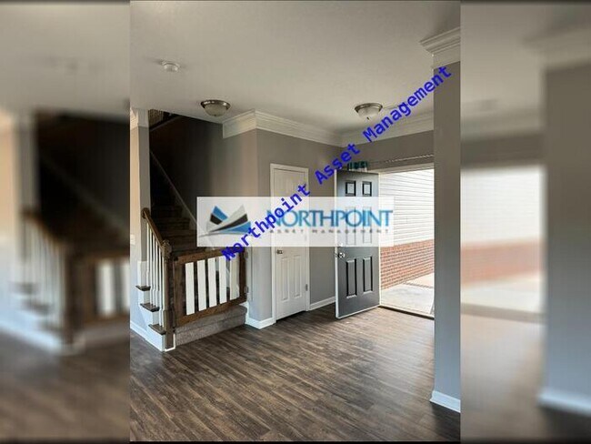 Building Photo - A beautiful 3 bed 2.5 bath home with a fen...