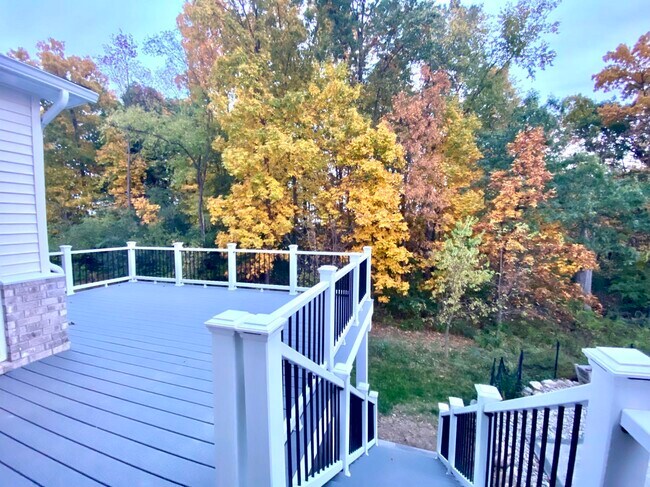 Building Photo - 2835 Dillon Dr