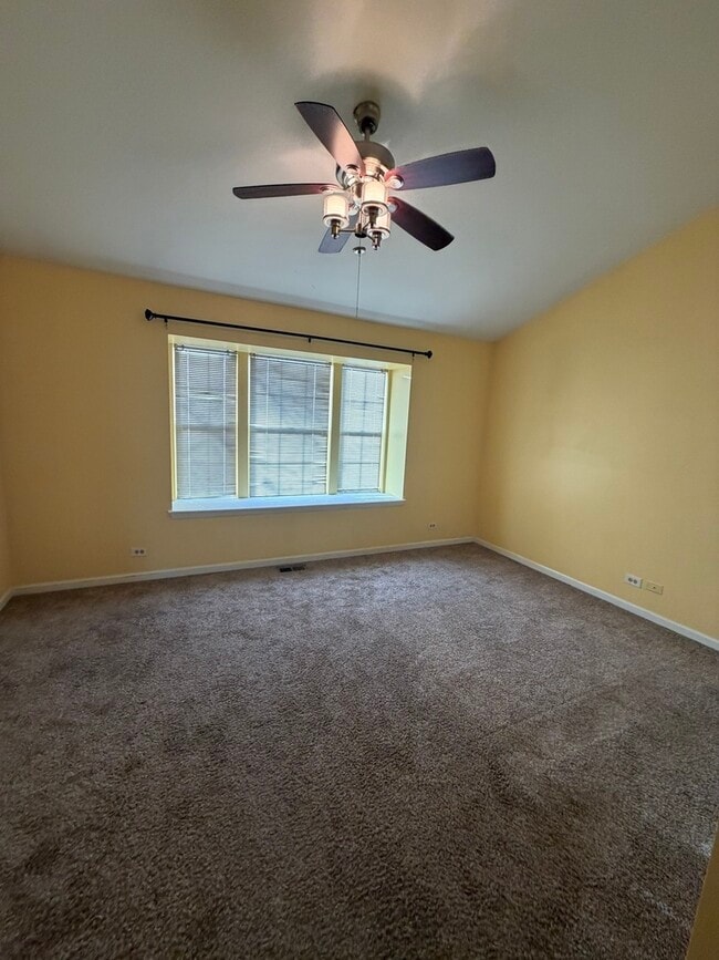 Building Photo - 2156 Camden Ln