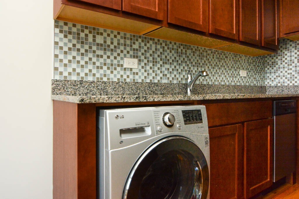 Building Photo - 562 W Arlington Pl