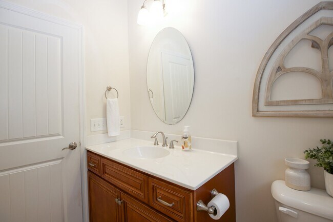 Building Photo - 5 Kemper Woods Ct