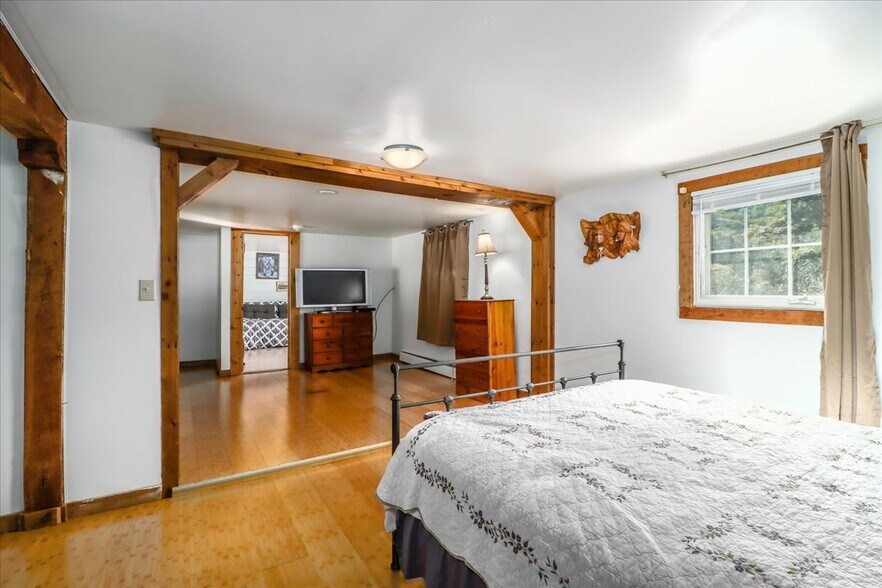 Building Photo - 155 Squash Hollow Rd