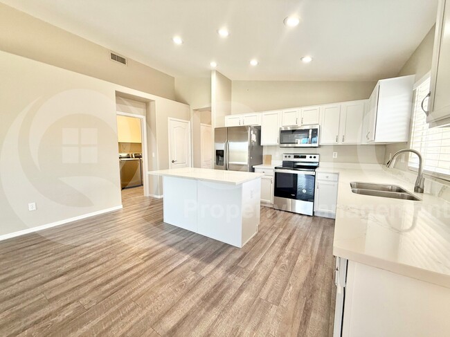 Building Photo - 3512 S Moccasin Trail