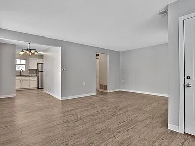 Building Photo - 287 Frenn Ave
