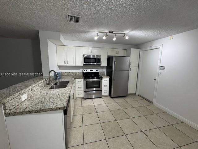 Building Photo - 721 Talavera Rd