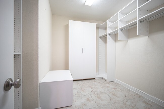 Building Photo - 5802 Caper Shores Ln