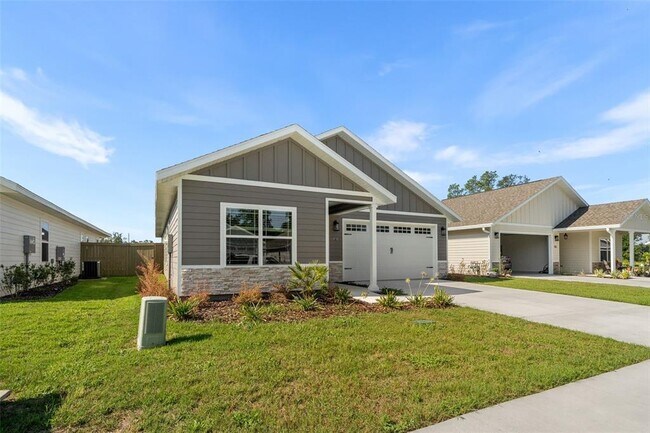 Building Photo - 6735 SW 10th Ln