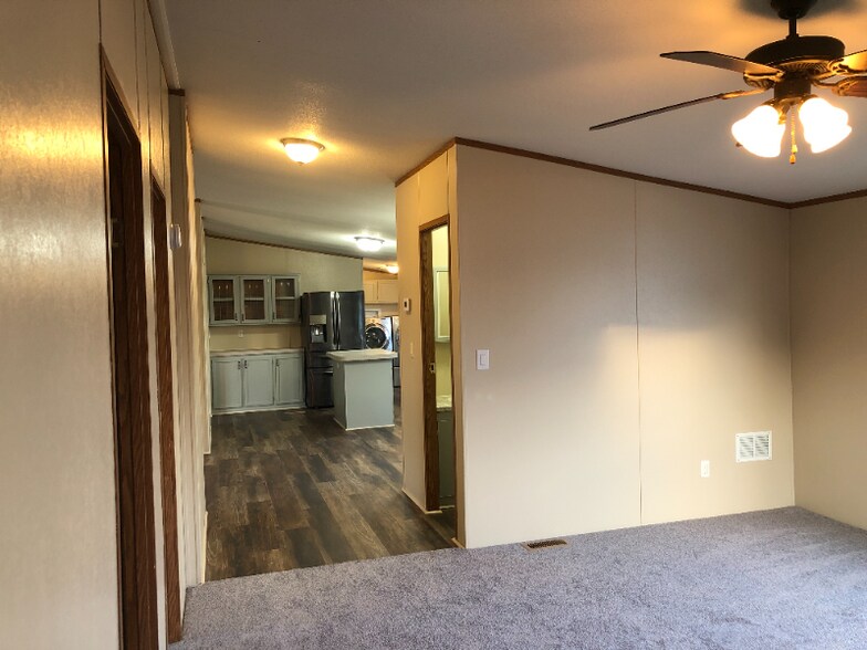 Building Photo - 3219 E Peachtree Ave