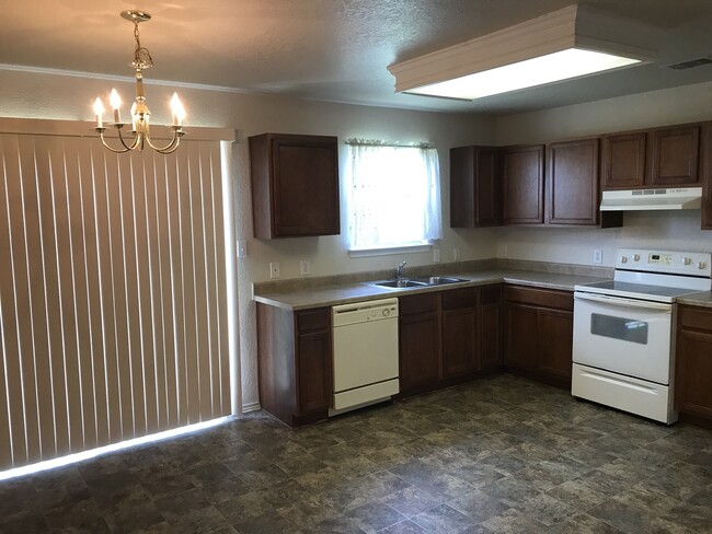 Building Photo - 145 Brahma Way