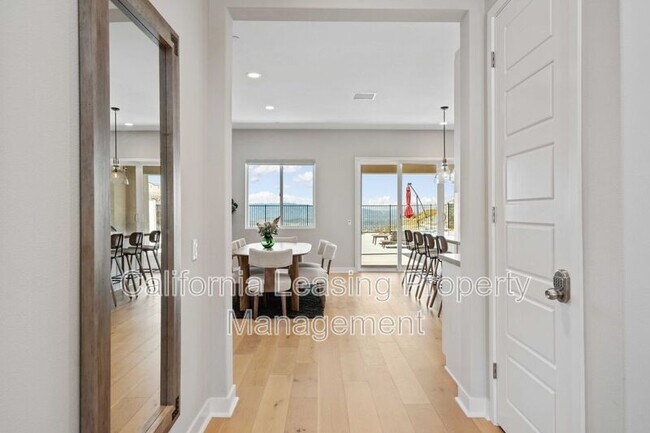Building Photo - 28649 Windbreak Tr