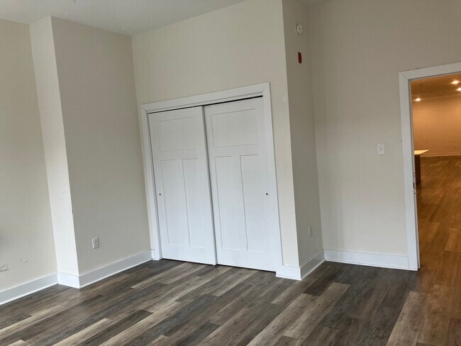 Building Photo - 420 Gaskill St