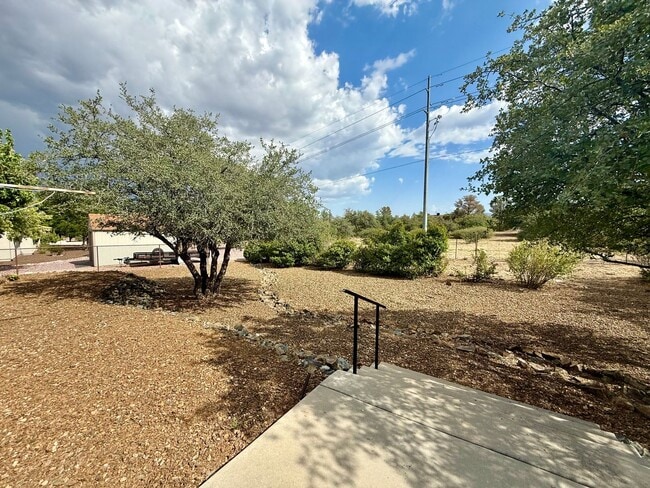 Building Photo - Beautiful 4-Bedroom Home in Desirable Pres...