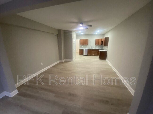 Building Photo - 2226 Langley Ave