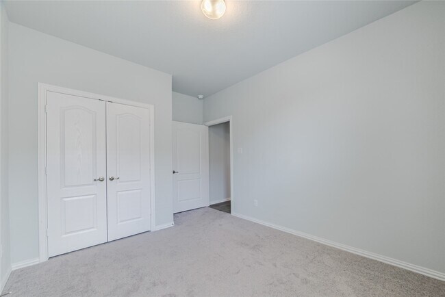 Building Photo - 10323 Birch Peak Dr