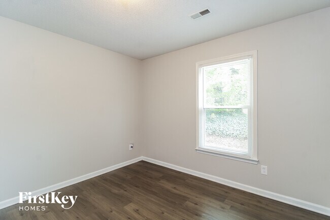 Building Photo - 5802 Chinaberry Pl