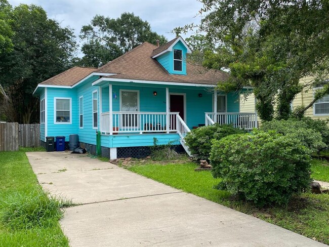 Primary Photo - 406 Dallas St