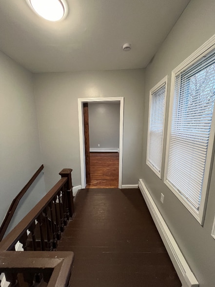 Building Photo - 19 Shepard St