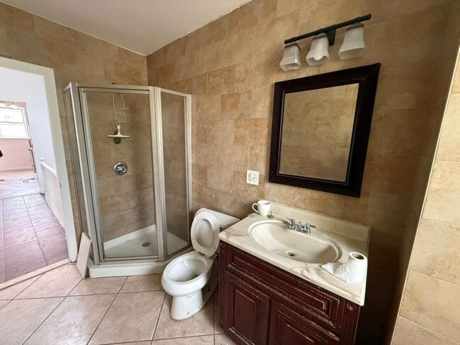 Building Photo - 23 Vroom St