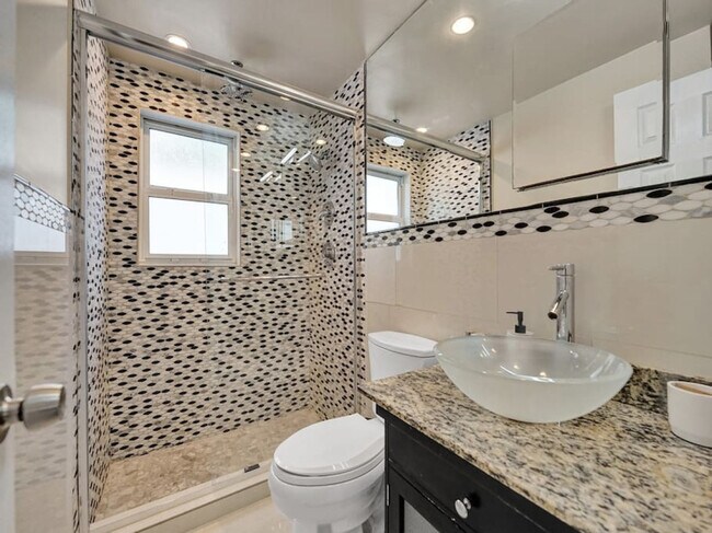 Building Photo - 37 Hendricks Isle