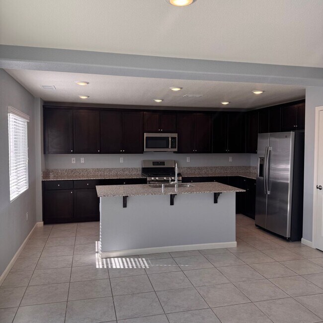 Building Photo - 3 Bedroom with a Loft Home in Lemmon Valley Available Now!