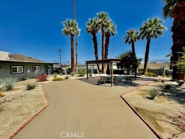 Building Photo - 36947 Melrose Dr