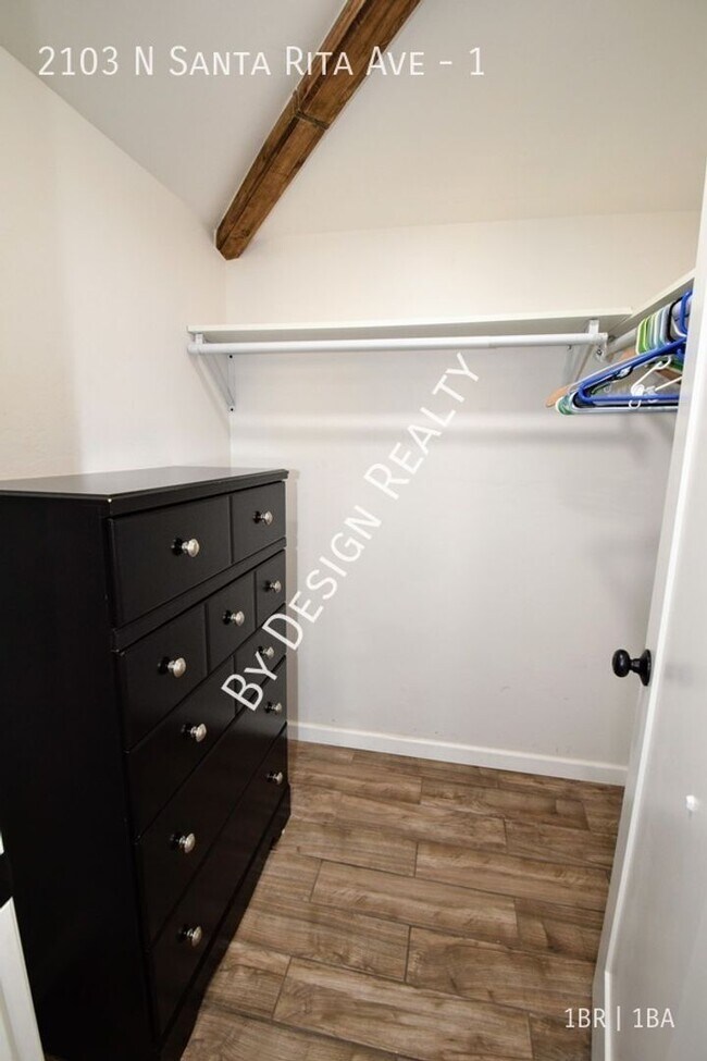 Building Photo - Renovated and Furnished 1 Bed 1 Bath Casita - 1 Mile To UofA