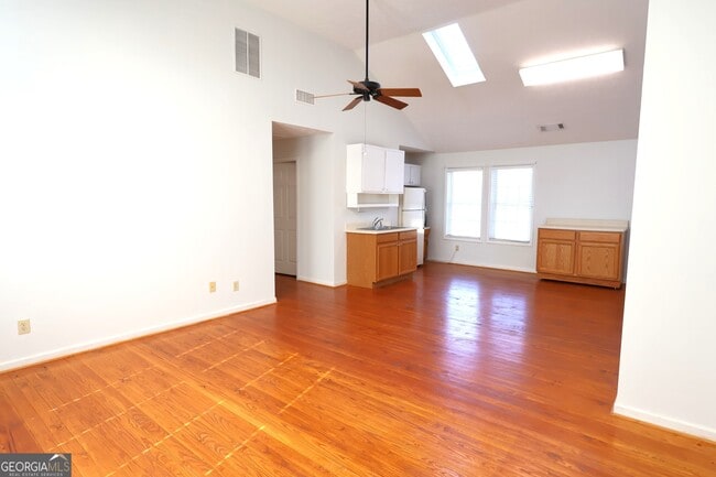 Building Photo - 217 Mountain View St