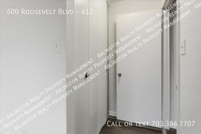 Building Photo - 600 Roosevelt Blvd