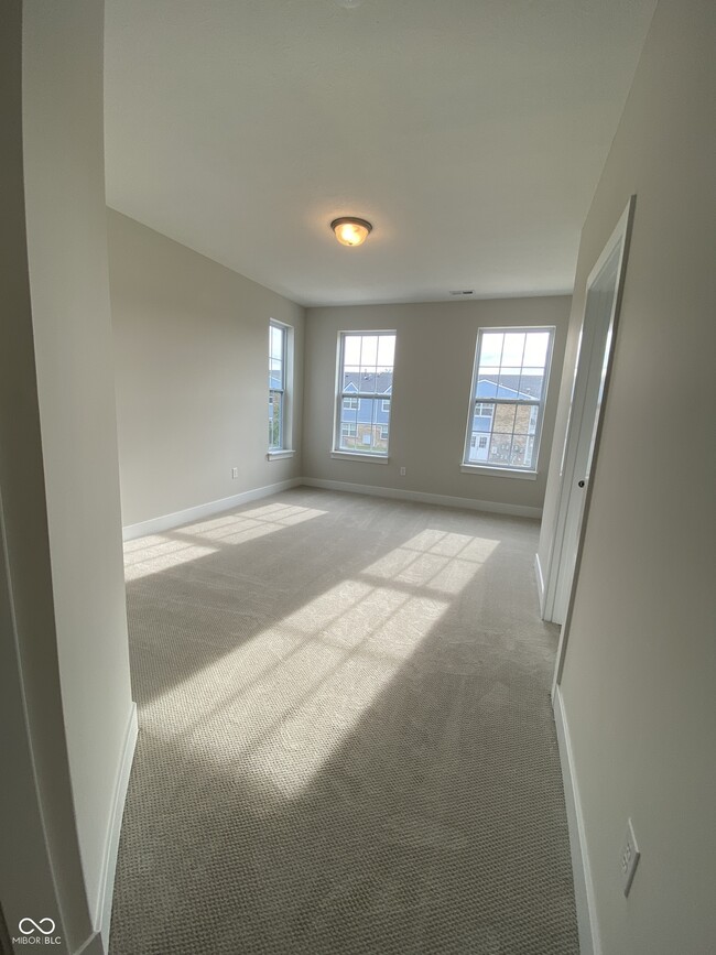 Building Photo - 1070 Valentine Ln