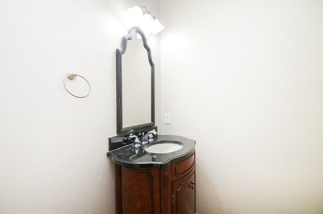 Building Photo - 1148 W 25th St